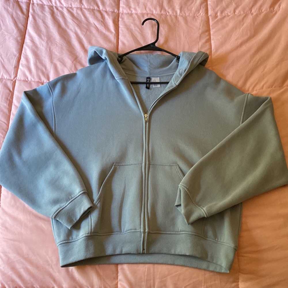 Basic H&M women’s gray jacket